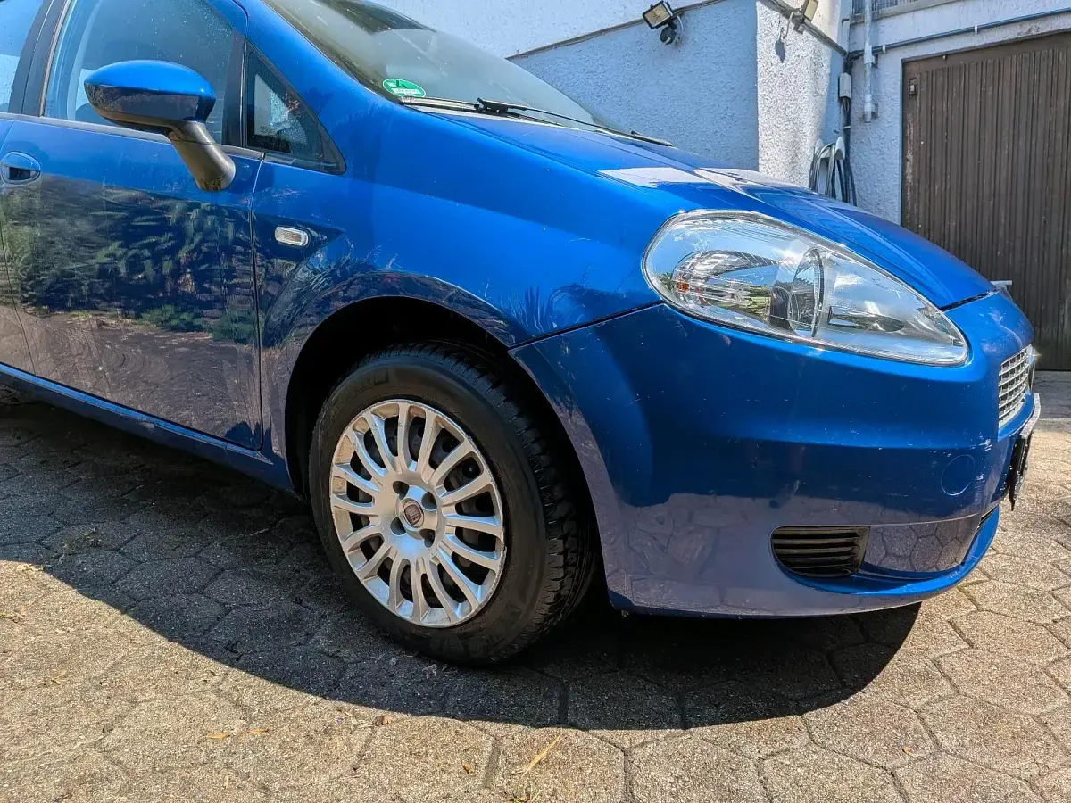 Gebraucht Fiat Grande Punto 65 PS (47 kW) 2009 Blau Kleinwagen