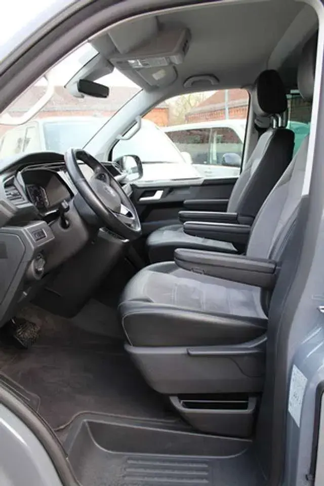 Gebraucht VW Multivan Generation Six 150 PS (110 kW) 2021 Grau Van / Kleinbus