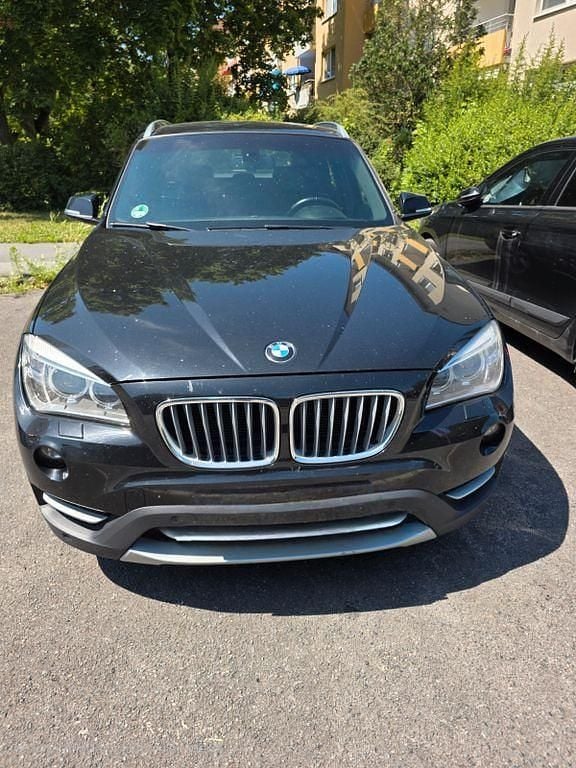 Schwarz Gebraucht 2012 BMW X1 xLine SUV | 10.750 € (Fairer Preis) - Bild 1/4