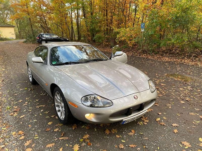 Gebraucht Jaguar XKR 363 PS (266 kW) 1999 Silber Coupé