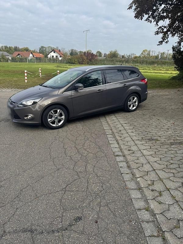 Gebraucht Ford Focus 125 PS (91 kW) 2012 Grau Kombi