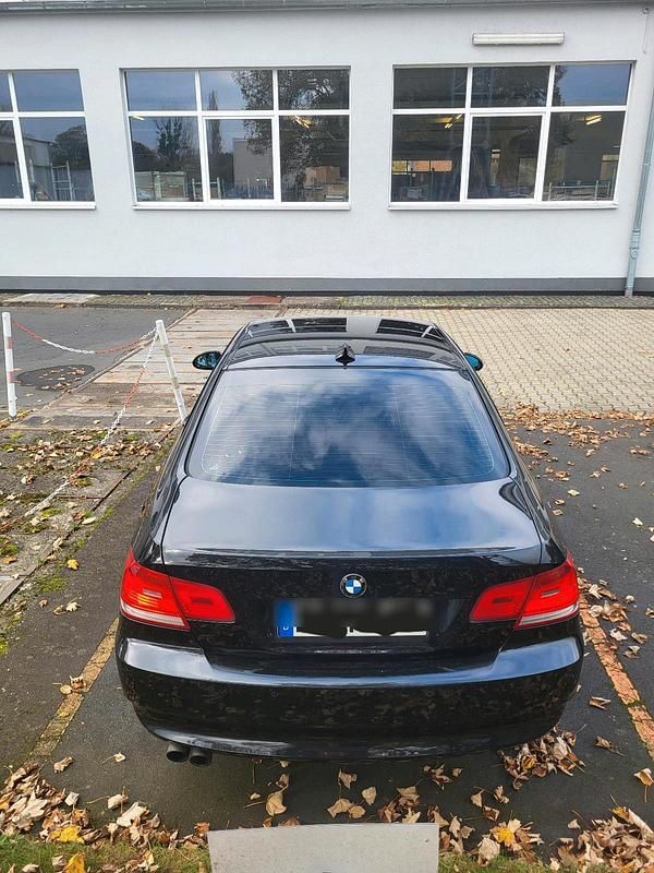 Gebraucht BMW 325 218 PS (160 kW) 2008 Schwarz Coupé