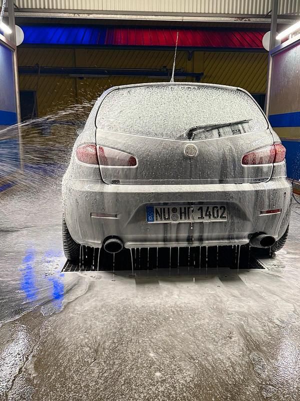 Gebraucht Alfa Romeo 147 150 PS (110 kW) 2005 Gold Kleinwagen