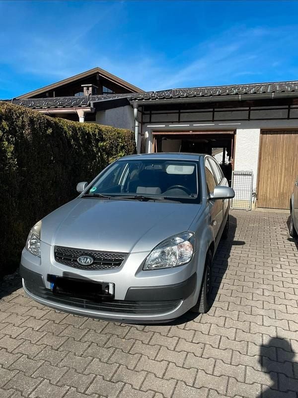 Gebraucht Kia Rio 97 PS (71 kW) 2009 Silber Kleinwagen
