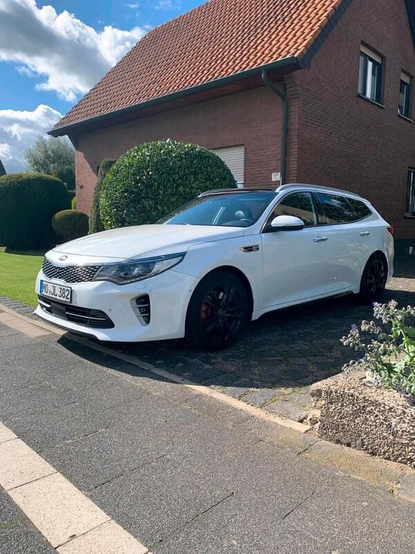 Weiß Gebraucht 2016 Kia Optima Kombi | 14.500 € (Fairer Preis) - Bild 1/4