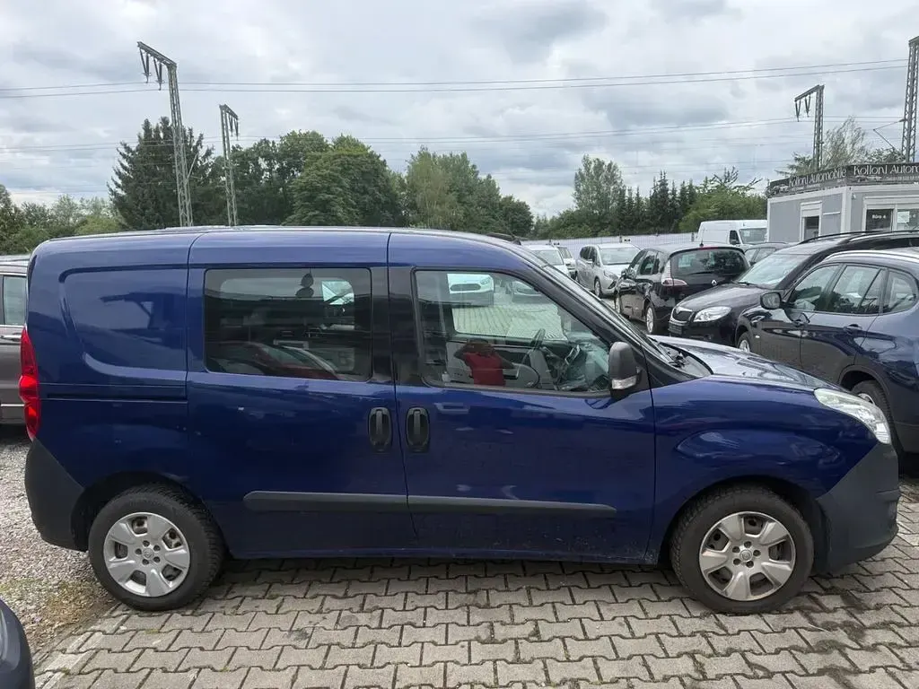Gebraucht Opel Combo 95 PS (69 kW) 2016 Blau Van / Kleinbus