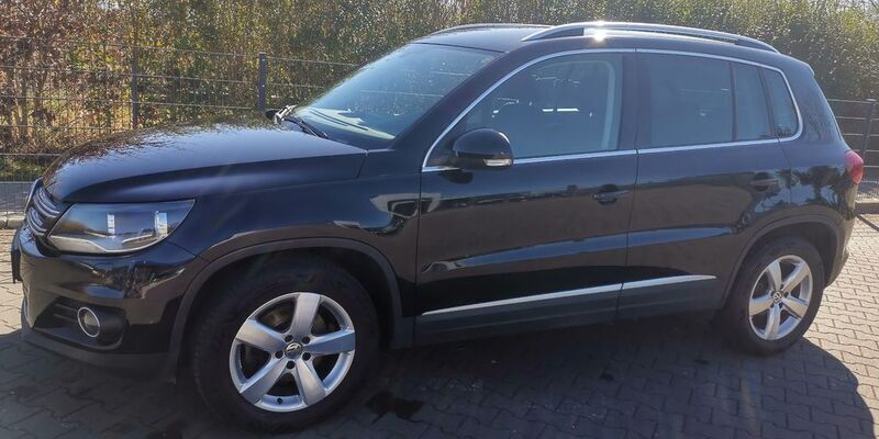 Schwarz Gebraucht 2014 VW Tiguan Sportline SUV | 10.450 € (Superpreis) - Bild 1/4