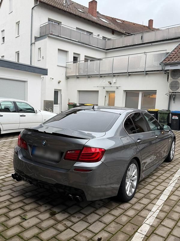 Gebraucht BMW 525 M Sport 204 PS (150 kW) 2010 Grau Limousine
