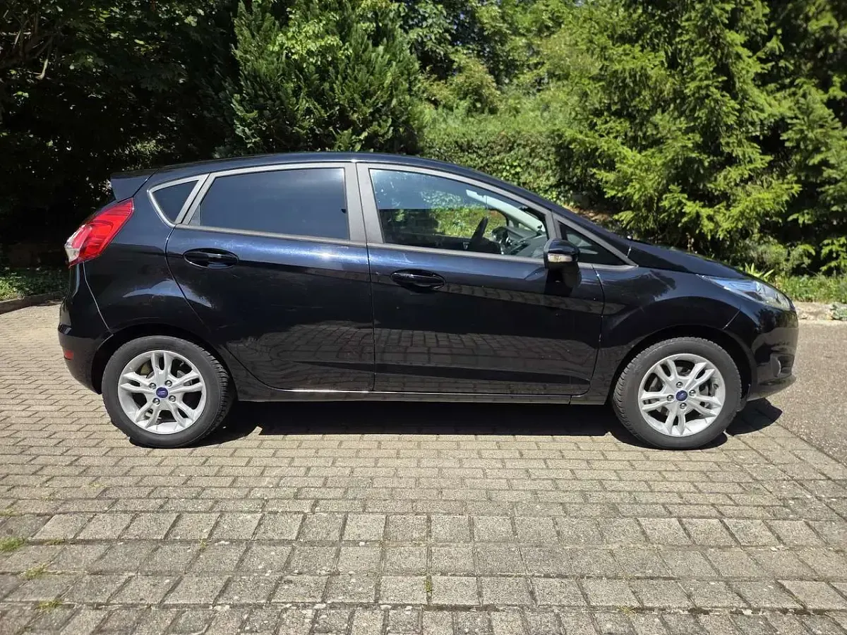 Gebraucht Ford Fiesta SYNC Edition 80 PS (58 kW) 2016 Kleinwagen