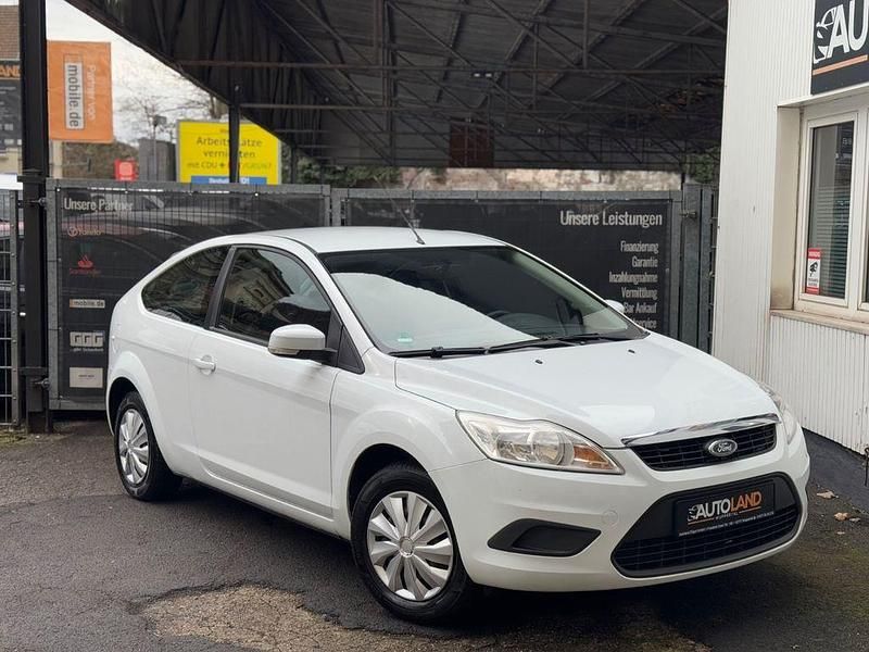 Weiß Gebraucht 2009 Ford Focus Style Limousine | 2.499 € (Fairer Preis) - Bild 1/4