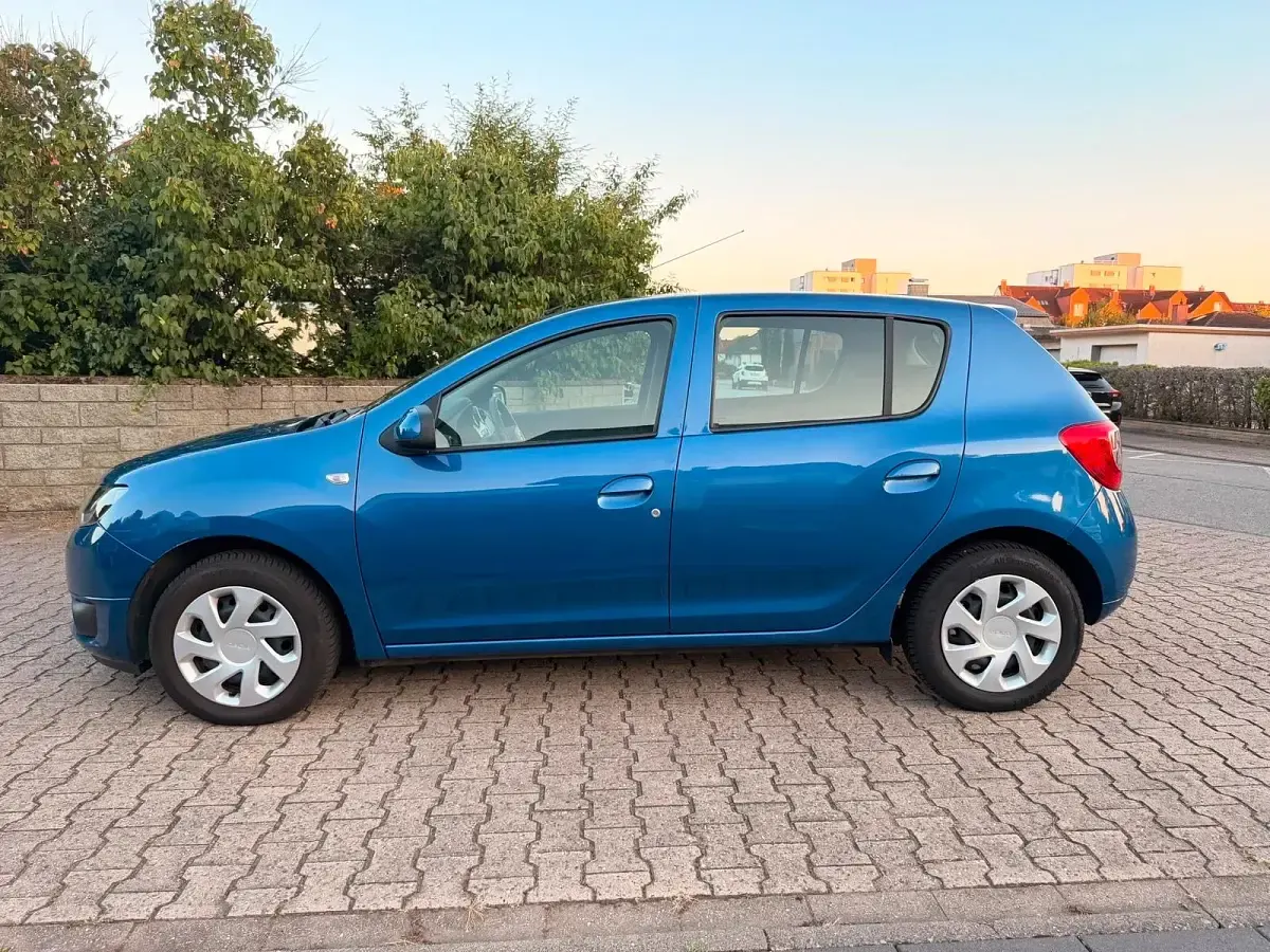 Gebraucht Dacia Sandero 90 PS (66 kW) 2013 Blau Kleinwagen