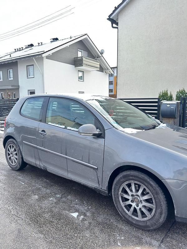 Gebraucht VW Golf V 101 PS (74 kW) 2005 Grau Kleinwagen