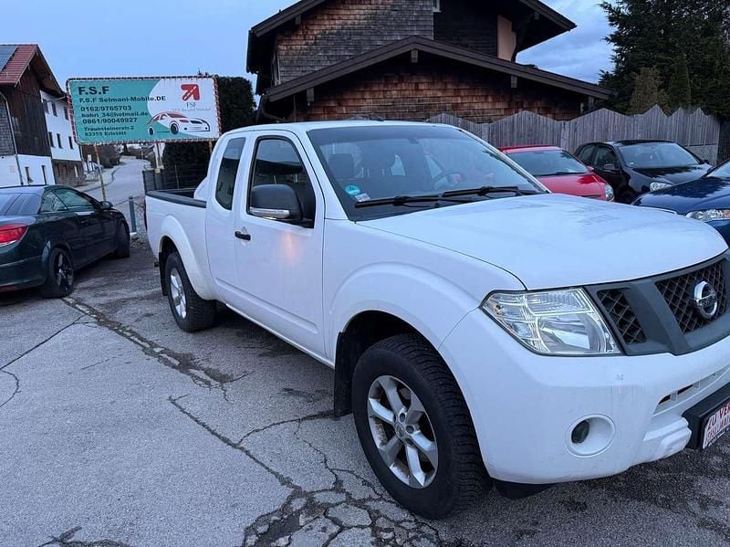 Gebraucht Nissan Navara XE 144 PS (105 kW) 2014 Weiß Pickup