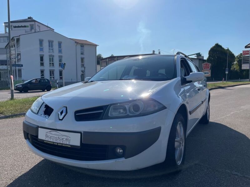 Weiß Gebraucht 2009 Renault Mégane III Avantage Limousine | 1.850 € (Teuer) - Bild 1/4