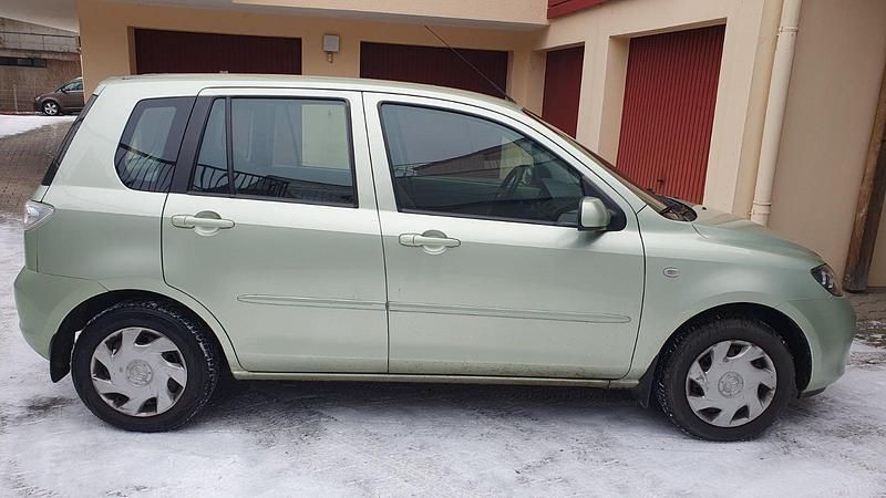 Gebraucht Mazda 2 75 PS (55 kW) 2007 Grün Kleinwagen