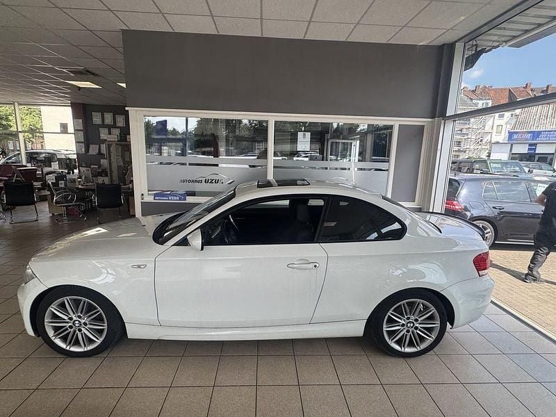 Weiß Gebraucht 2009 BMW 120 M Sport Kleinwagen | 5.990 € (Fairer Preis) - Bild 1/4