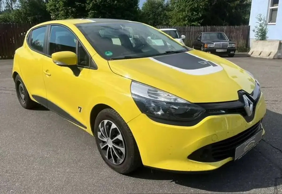 Gebraucht Renault Clio Expression 73 PS (53 kW) 2013 Hellgelb Kleinwagen