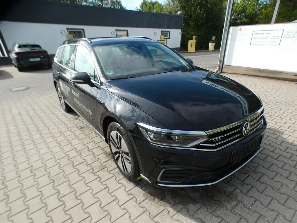 Gebraucht VW Passat GTE 218 PS (160 kW) 2022 Deep black perleffekt Kombi