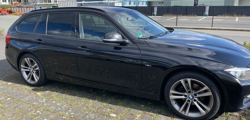 Schwarz Gebraucht 2013 BMW 318 Sport Line Kombi | 9.000 € (Etwas zu teuer) - Bild 1/4
