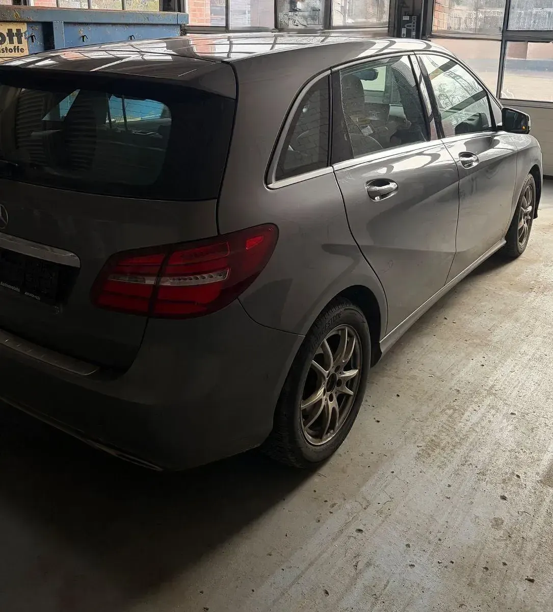 Gebraucht Mercedes B200 136 PS (100 kW) 2018 Grau Kleinwagen