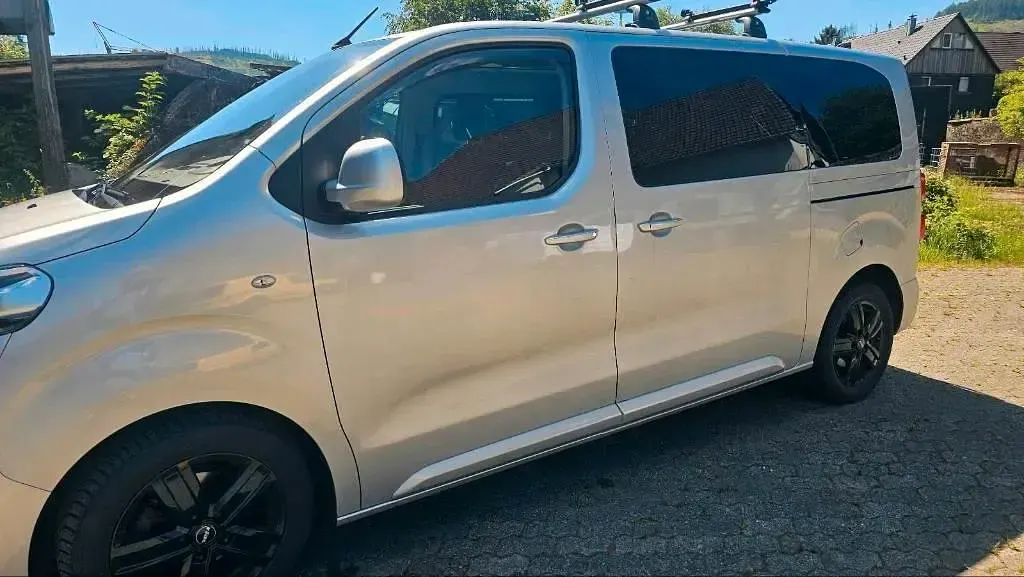 Gebraucht Peugeot Traveller Allure 177 PS (130 kW) 2016 Silber Van / Kleinbus
