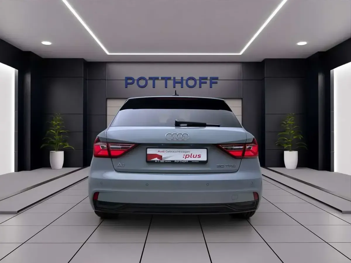 Gebraucht Audi A1 Advanced 116 PS (85 kW) 2025 Pfeilgrau perleffekt SUV