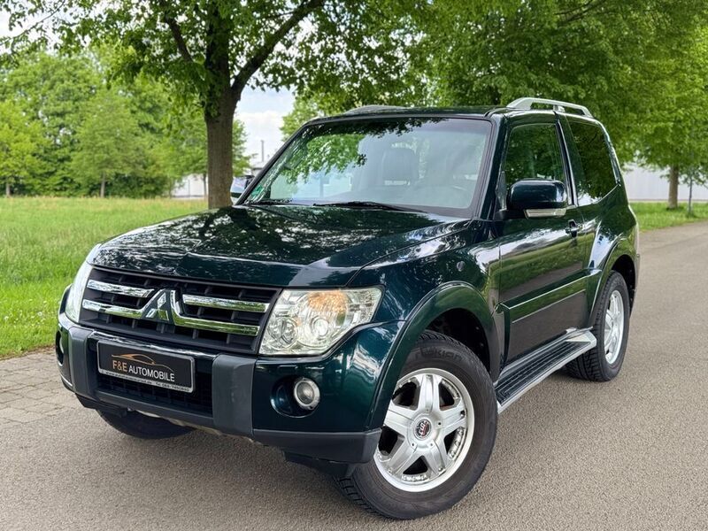 Grün Gebraucht 2008 Mitsubishi Montero Instyle SUV | 11.900 € - Bild 1/4