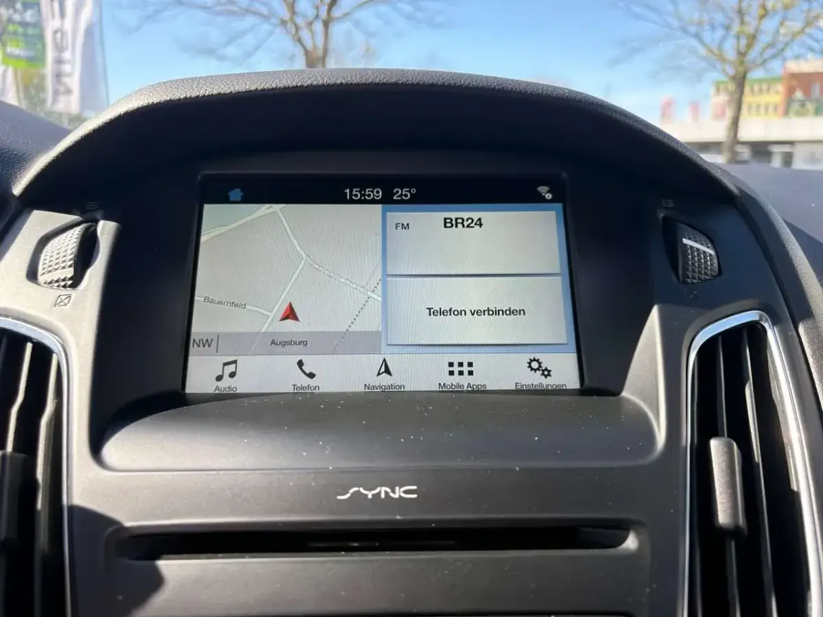 Gebraucht Ford Focus Titanium 125 PS (91 kW) 2018 Indicblau metallic Limousine