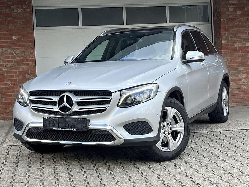 Silber Gebraucht 2015 Mercedes GLC220 SUV | 17.999 € (Guter Preis) - Bild 1/4