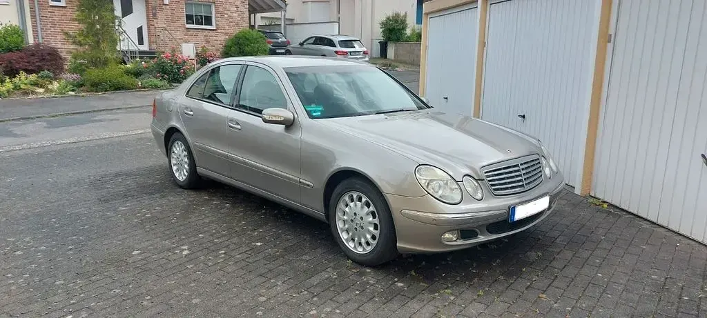 Gebraucht Mercedes E220 Elegance 150 PS (110 kW) 2004 Grau Limousine