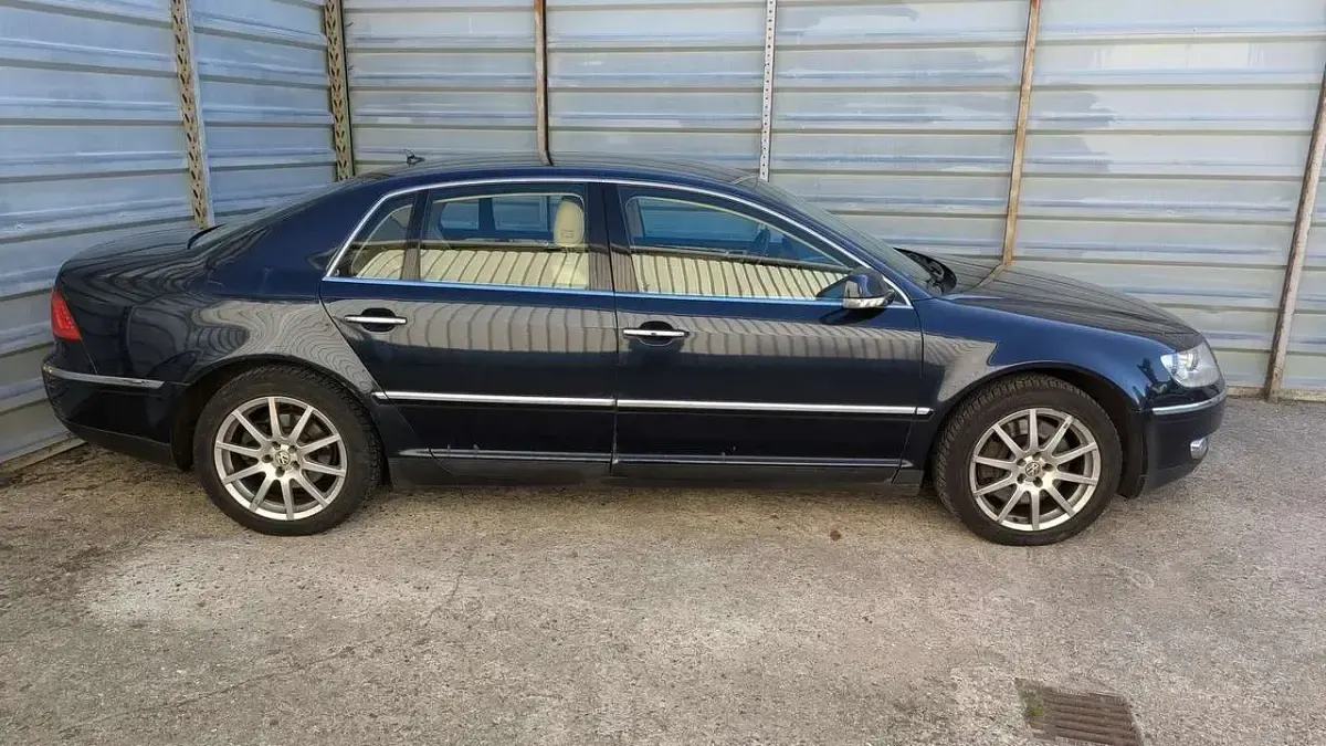 Gebraucht VW Phaeton 239 PS (175 kW) 2009 Blau (metallic) Limousine
