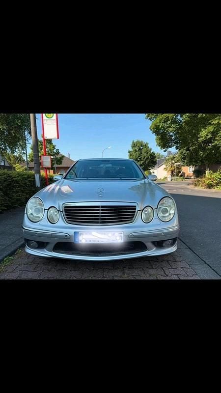 Silber Gebraucht 2002 Mercedes E500 AMG Limousine | 6.500 € (Superpreis) - Bild 1/4