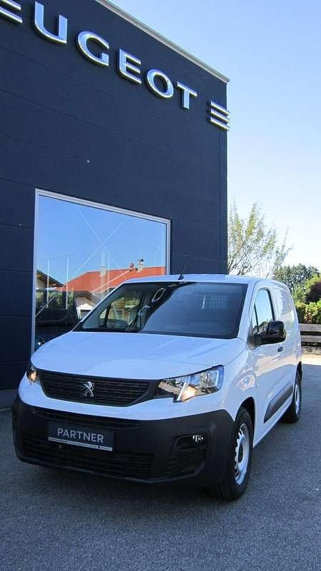 Gebraucht Peugeot E-Partner 100 kW (136 PS) 2023 Weiß Van / Kleinbus