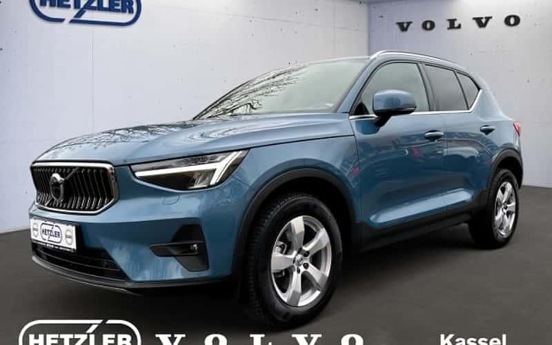 Blau Gebraucht 2023 Volvo XC40 Plus SUV | 43.950 € - Bild 1/4