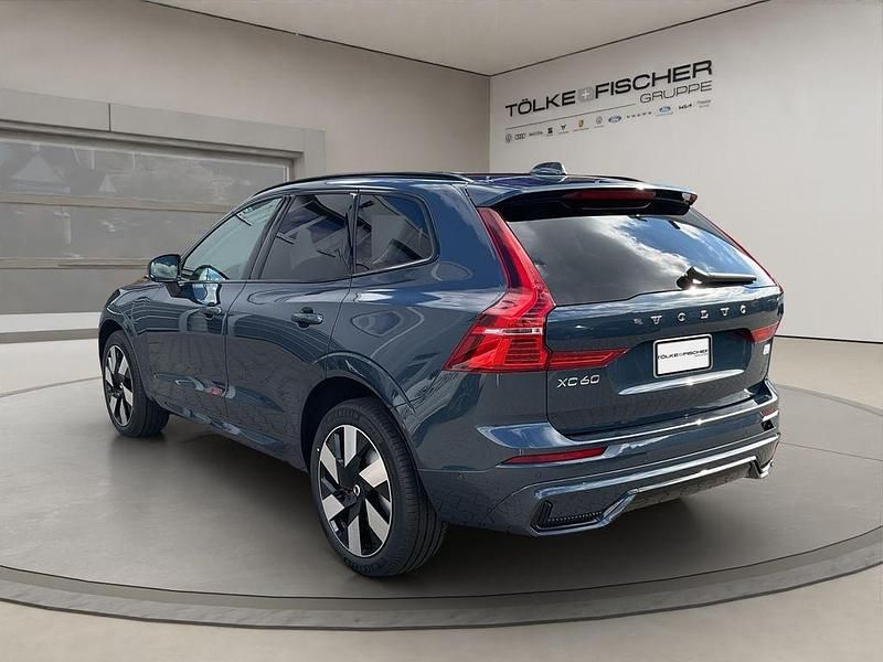 Gebraucht Volvo XC60 Plus 253 PS (186 kW) 2023 Platinum grey / metallic SUV