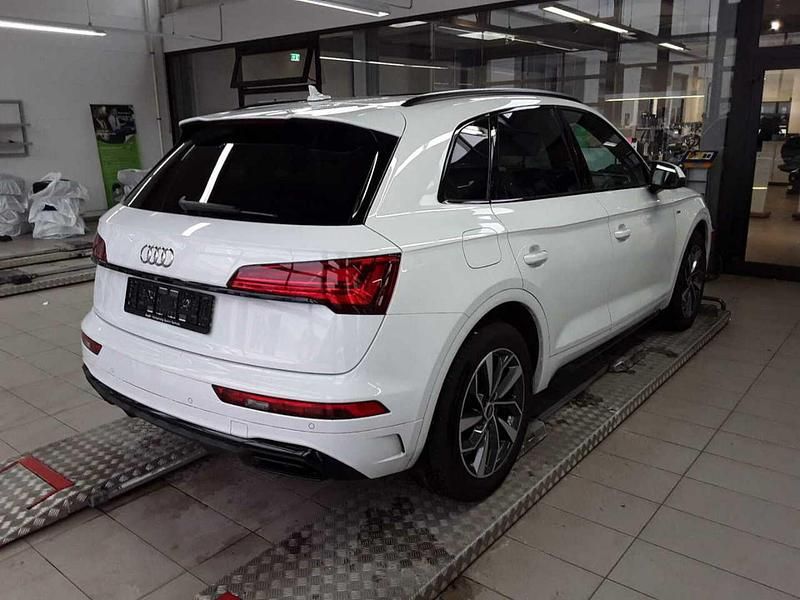 Gebraucht Audi Q5 S-Line 163 PS (119 kW) 2021 Gletscherweiß metallic SUV