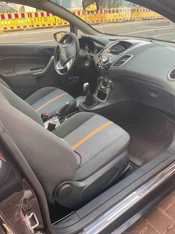 Gebraucht Ford Fiesta Viva 82 PS (60 kW) 2011 Schwarz Kleinwagen