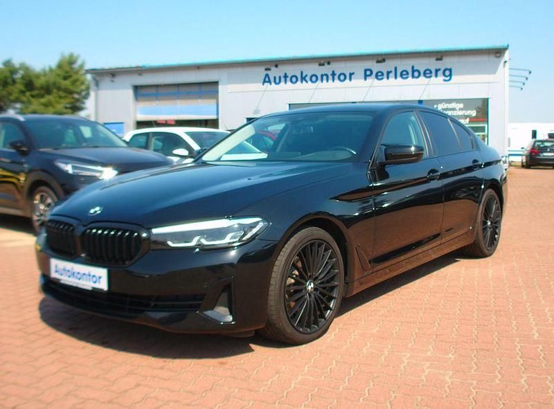 Schwarz Gebraucht 2021 BMW 520 Shadowline Limousine | 31.999 € (Fairer Preis) - Bild 1/4