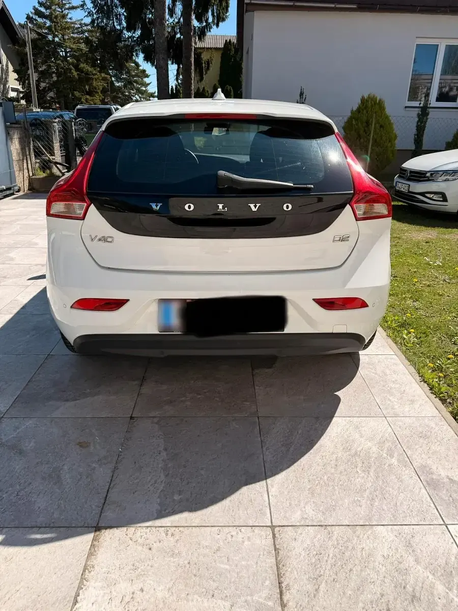 Gebraucht Volvo V40 114 PS (83 kW) 2014 Weiß Limousine