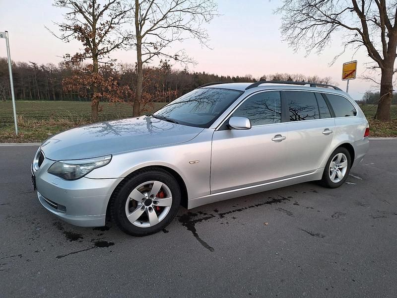 Gebraucht BMW 525 197 PS (144 kW) 2009 Silber Kombi