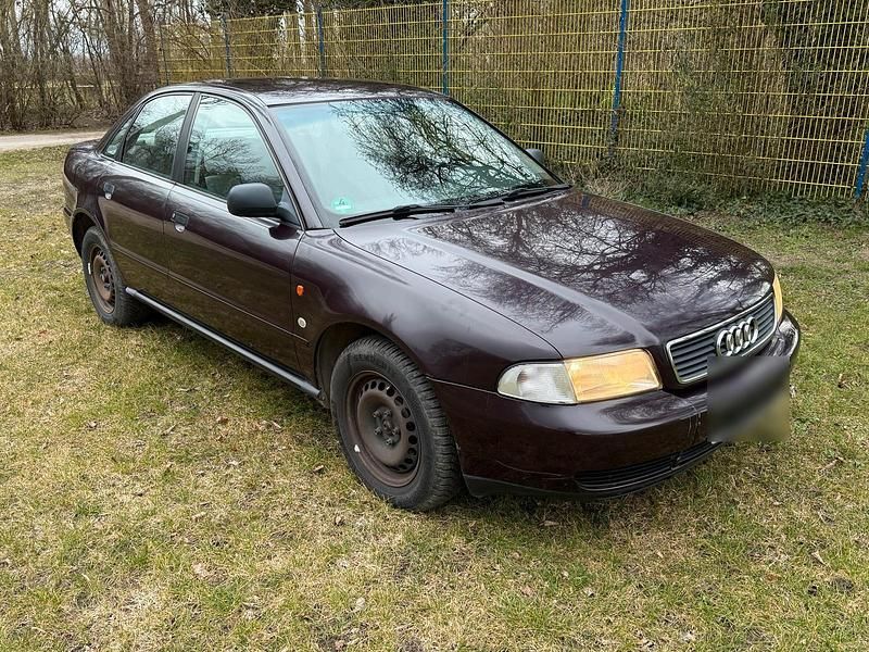 Usata Audi A4 74 CV (54 kW) 1995 Rosso Berlina