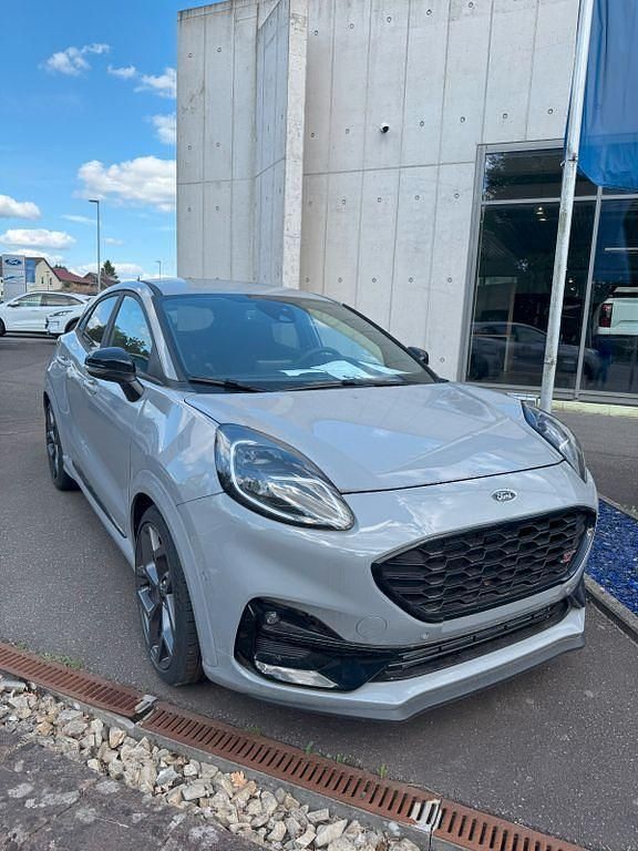 Neu Ford Puma ST 200 PS (147 kW) 2025 Grau Limousine