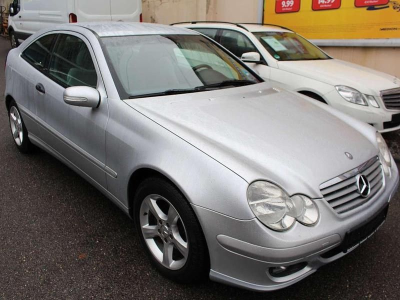 Gebraucht Mercedes C180 143 PS (105 kW) 2004 Iridiumsilber  metalliclack Coupé