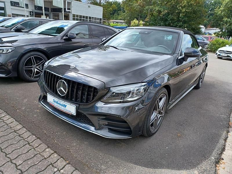 Graphitgraumet. Gebraucht 2022 Mercedes C180 AMG line Cabrio | 35.900 € (Fairer Preis) - Bild 1/4