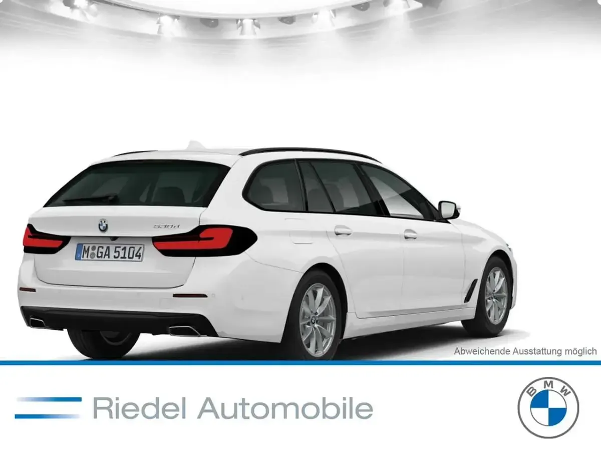Gebraucht BMW 530 286 PS (210 kW) 2023 Alpinweiß uni Kombi