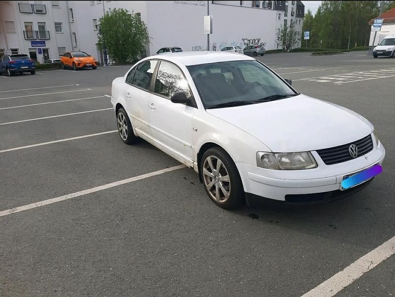 Gebraucht VW Passat 125 PS (91 kW) 1997 Weiß Limousine
