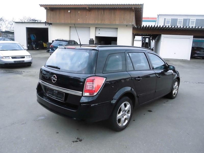 Gebraucht Opel Astra Edition 90 PS (66 kW) 2008 Schwarz Kombi