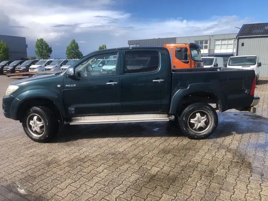 Gebraucht Toyota HiLux 171 PS (125 kW) 2010 Grün Pickup