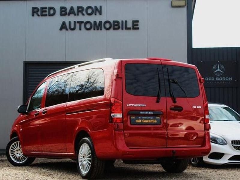 Gebraucht Mercedes Vito Edition 190 PS (139 kW) 2017 Jupiterrot uni Van
