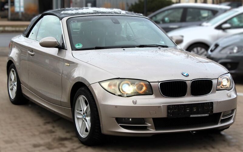 Silber Gebraucht 2009 BMW 118 Cabriolet Advantage Cabrio | 4.390 € (Fairer Preis) - Bild 1/4